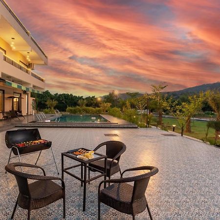 Brookvale Manor By Stayvista - Private Pool Haven With Endless Views & Indoor Fun Sohna ภายนอก รูปภาพ