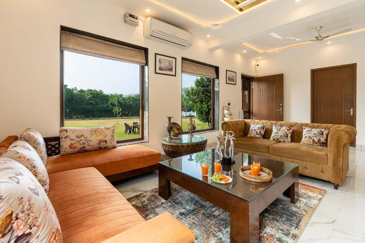 Brookvale Manor By Stayvista - Private Pool Haven With Endless Views & Indoor Fun Sohna ภายนอก รูปภาพ