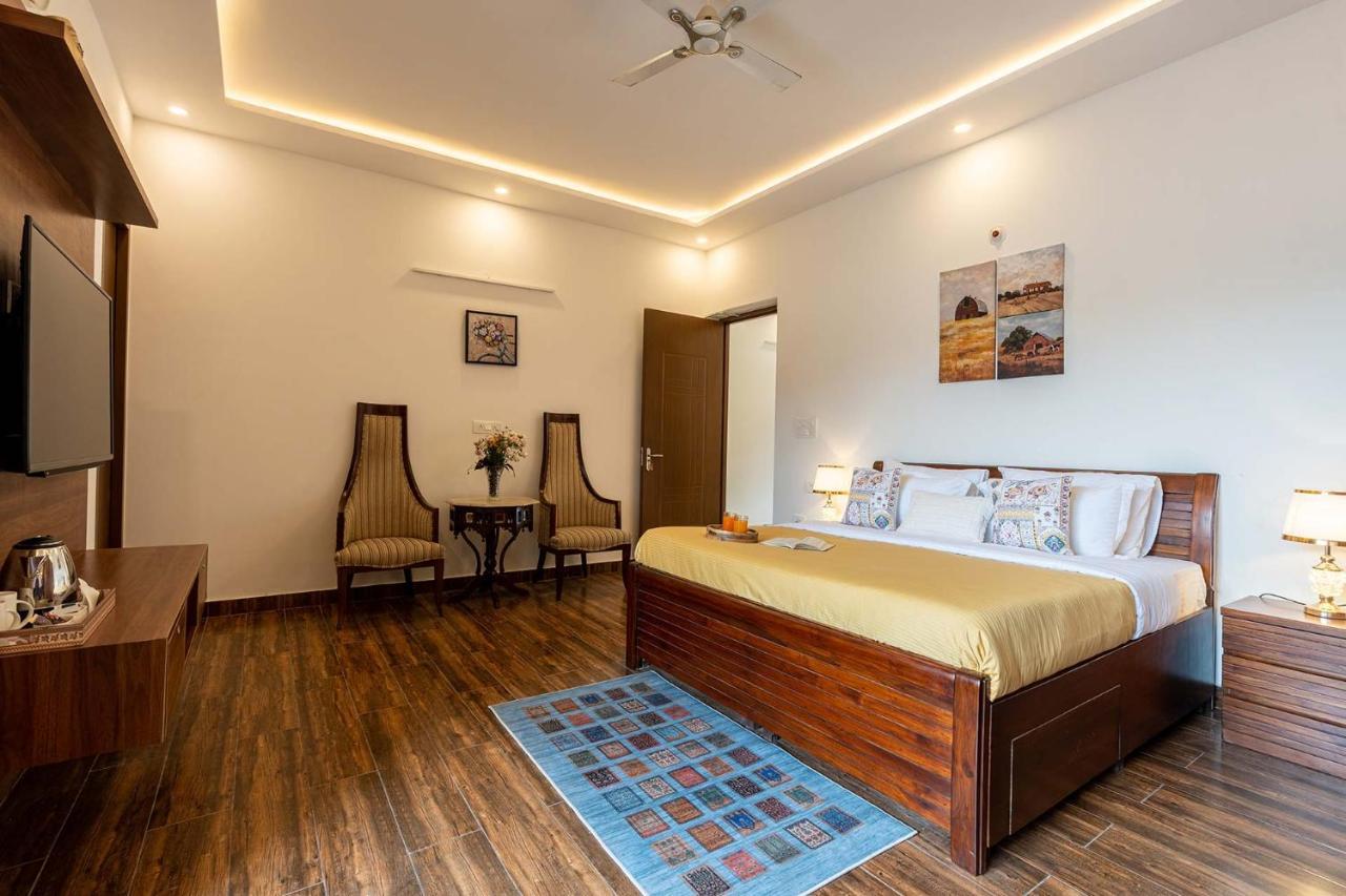 Brookvale Manor By Stayvista - Private Pool Haven With Endless Views & Indoor Fun Sohna ภายนอก รูปภาพ