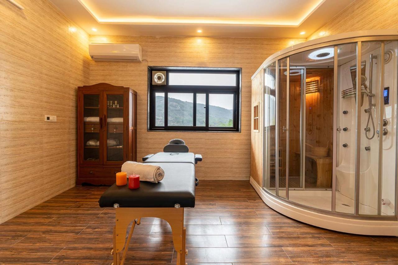 Brookvale Manor By Stayvista - Private Pool Haven With Endless Views & Indoor Fun Sohna ภายนอก รูปภาพ