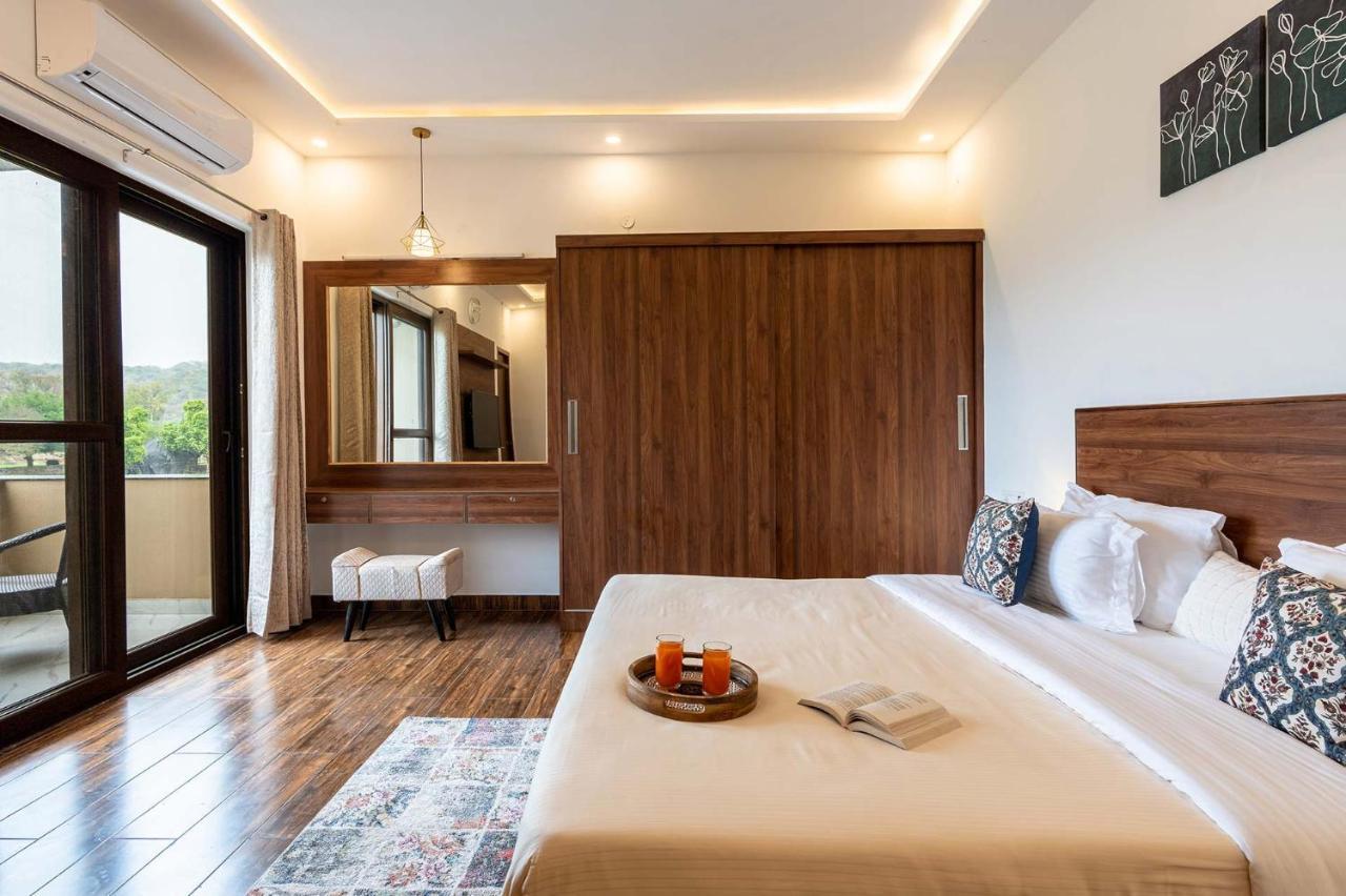 Brookvale Manor By Stayvista - Private Pool Haven With Endless Views & Indoor Fun Sohna ภายนอก รูปภาพ