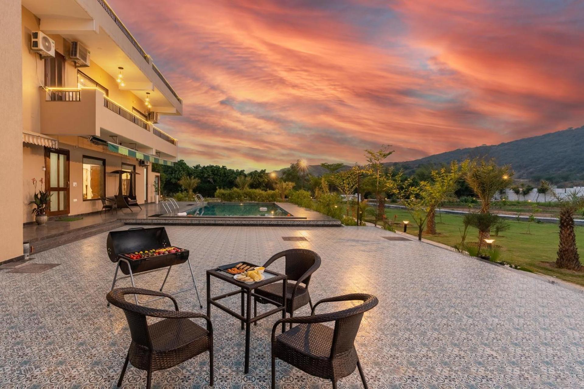 Brookvale Manor By Stayvista - Private Pool Haven With Endless Views & Indoor Fun Sohna ภายนอก รูปภาพ